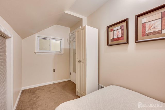 7 Quail run Drive, Jamesburg, NJ 08831