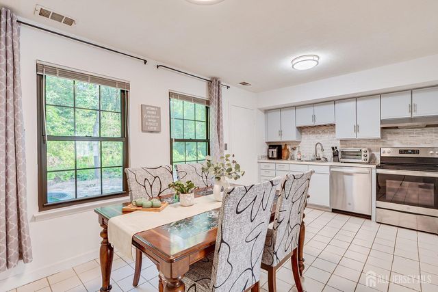 7 Quail run Drive, Jamesburg, NJ 08831