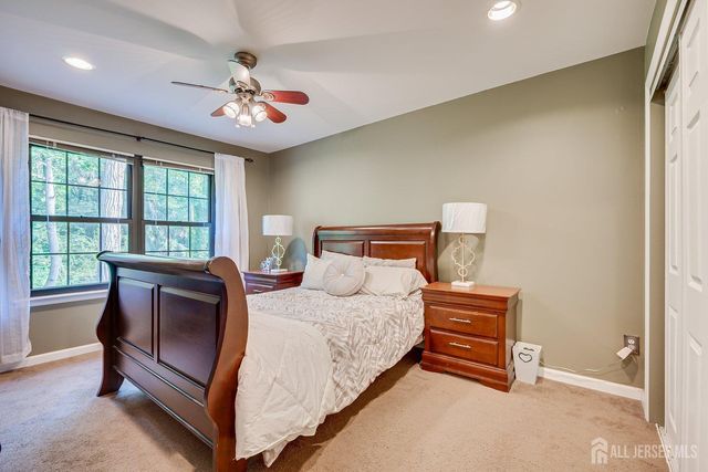 7 Quail run Drive, Jamesburg, NJ 08831