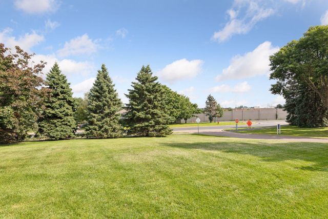 14067 81st Avenue N, Maple Grove, MN 55311