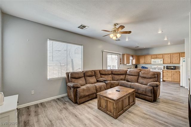 2538 Olay Street, Las Vegas, NV 89142