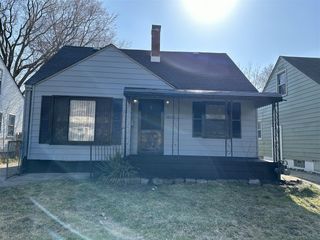 18776 Kingsville Street, Harper Woods, MI 48225