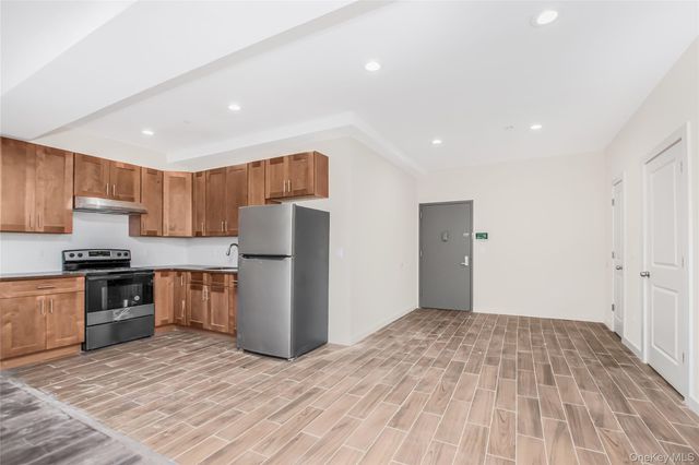 409 Warburton Avenue 1C, Yonkers, NY 10701