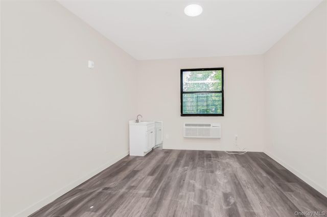 409 Warburton Avenue 1C, Yonkers, NY 10701