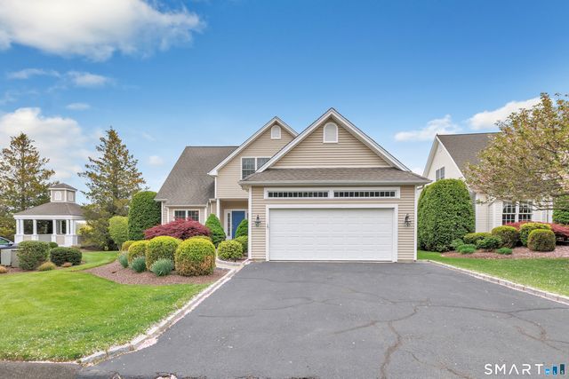 17 Waterford Lane, Shelton, CT 06484