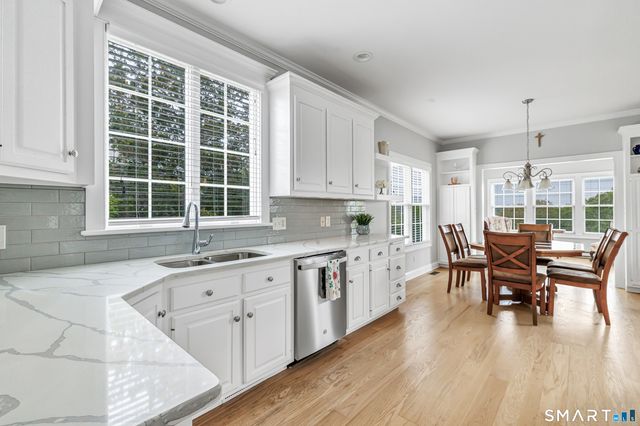 17 Waterford Lane, Shelton, CT 06484