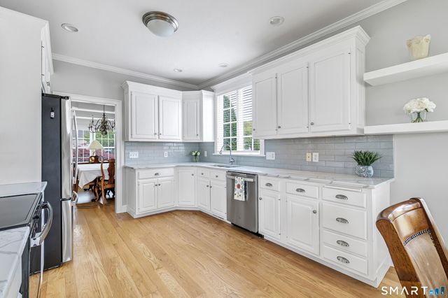 17 Waterford Lane, Shelton, CT 06484
