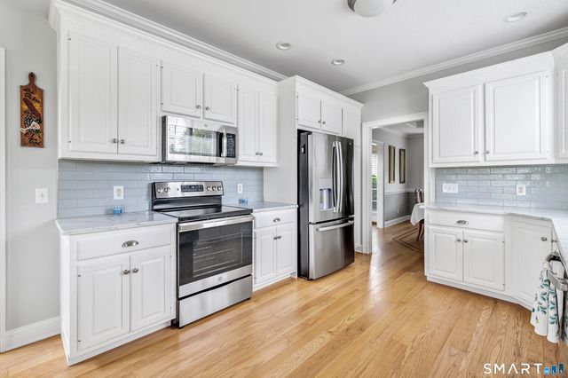 17 Waterford Lane, Shelton, CT 06484