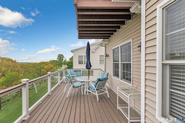 17 Waterford Lane, Shelton, CT 06484
