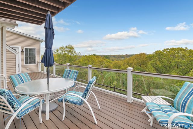 17 Waterford Lane, Shelton, CT 06484
