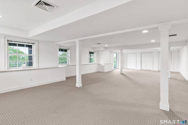 17 Waterford Lane, Shelton, CT 06484