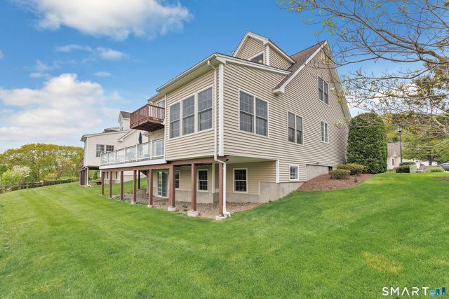 17 Waterford Lane, Shelton, CT 06484