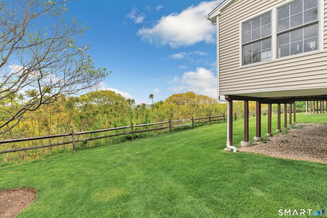 17 Waterford Lane, Shelton, CT 06484