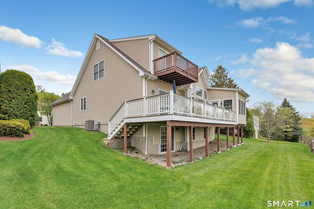 17 Waterford Lane, Shelton, CT 06484
