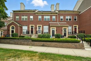 2842 Van Alstyne, Wyandotte, MI 48192