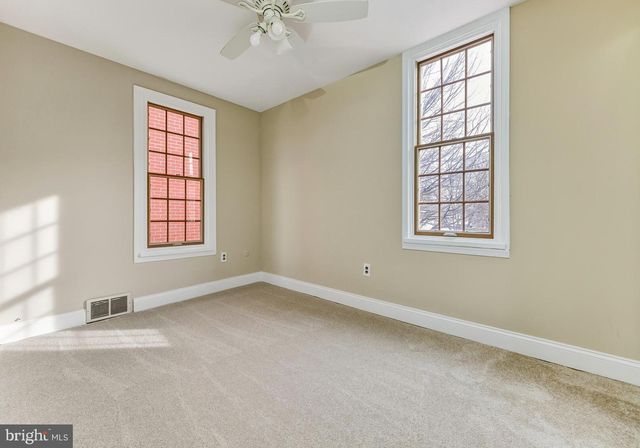 124 N BROADWAY, Gloucester City, NJ 08030