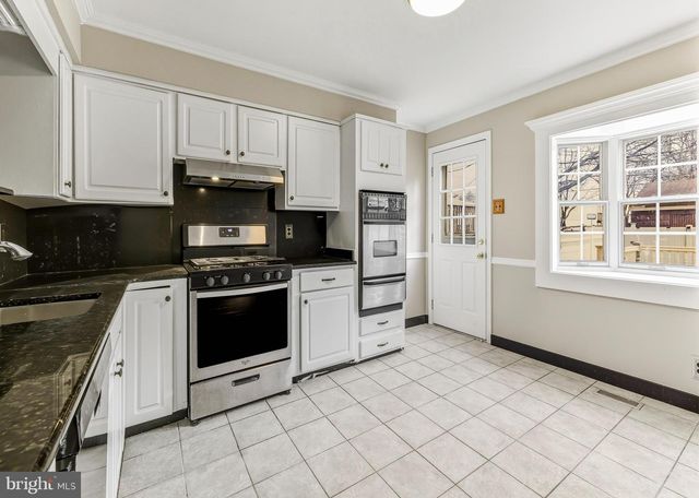 124 N BROADWAY, Gloucester City, NJ 08030