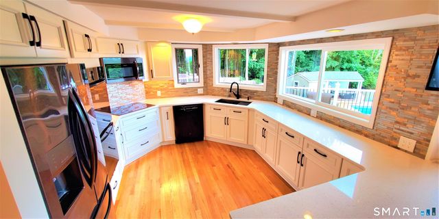 14 Vermillion Drive, Avon, CT 06001