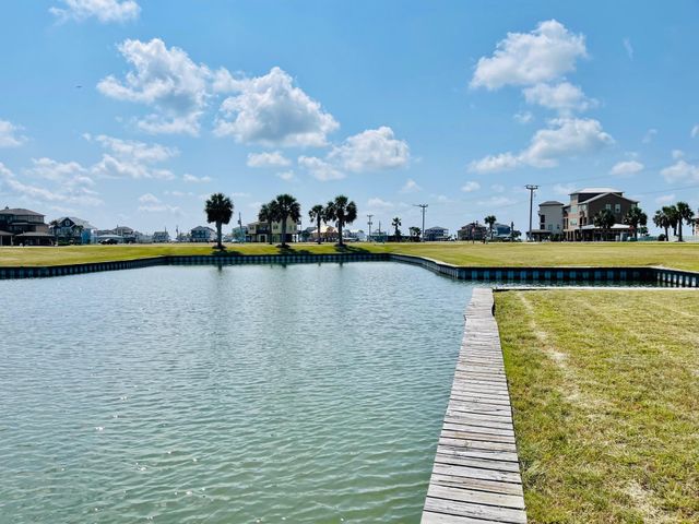 24 Long Key, Hitchcock, TX 77563