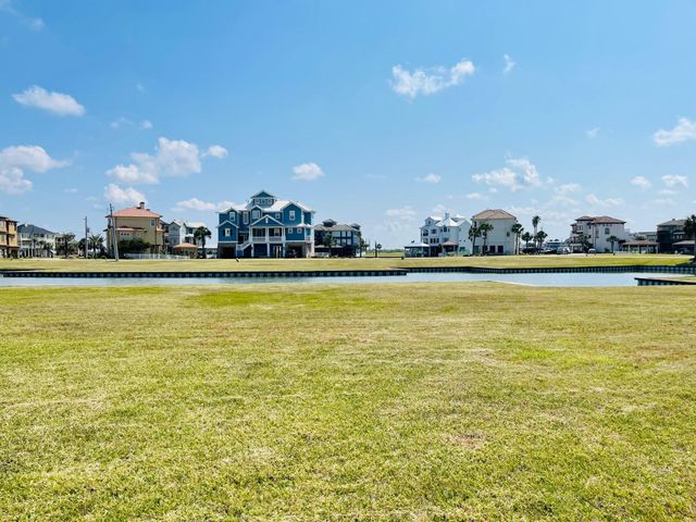 24 Long Key, Hitchcock, TX 77563