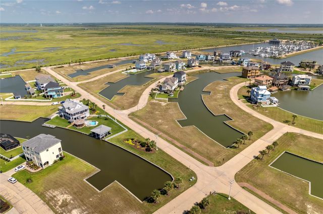 24 Long Key, Hitchcock, TX 77563