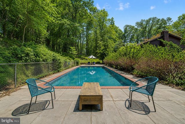32 CHERRYVILLE HOLLOW RD, Flemington, NJ 08822