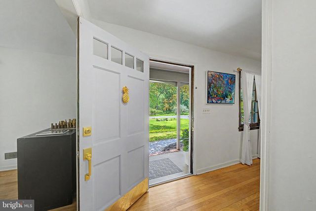 32 CHERRYVILLE HOLLOW RD, Flemington, NJ 08822