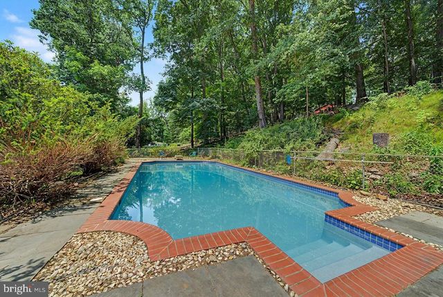 32 CHERRYVILLE HOLLOW RD, Flemington, NJ 08822