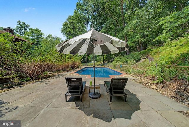 32 CHERRYVILLE HOLLOW RD, Flemington, NJ 08822