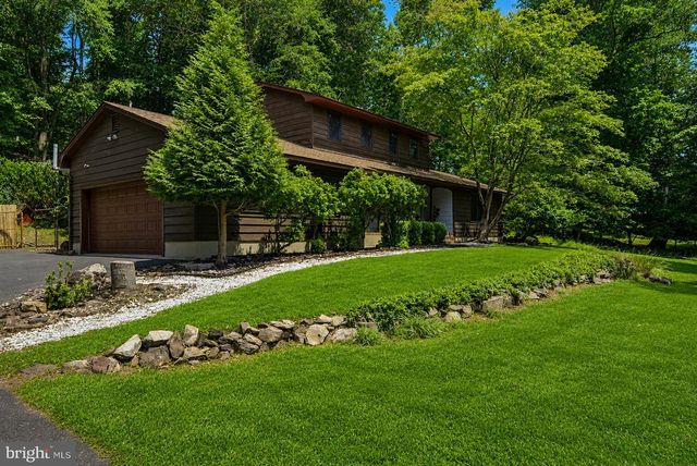 32 CHERRYVILLE HOLLOW RD, Flemington, NJ 08822