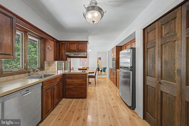 32 CHERRYVILLE HOLLOW RD, Flemington, NJ 08822