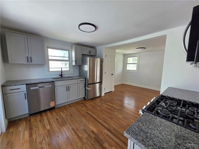 6 Mayberry Place, New Hartford, NY 13413