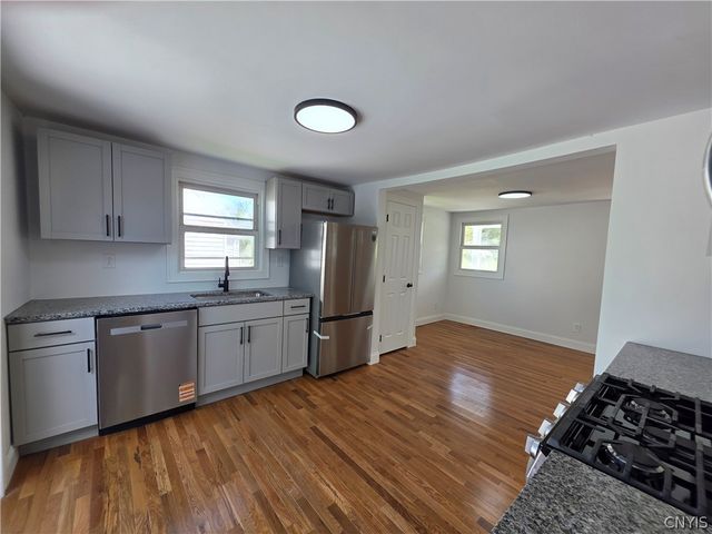 6 Mayberry Place, New Hartford, NY 13413