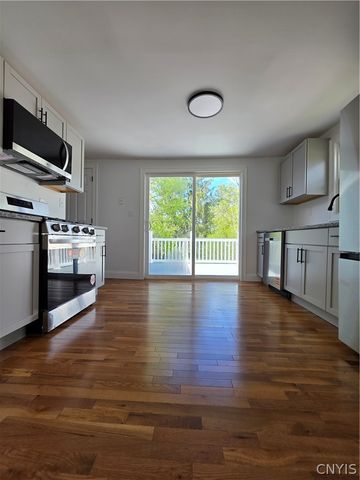 6 Mayberry Place, New Hartford, NY 13413