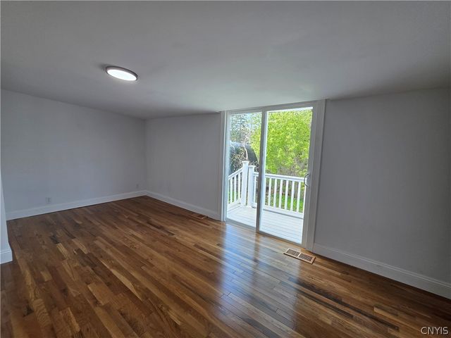 6 Mayberry Place, New Hartford, NY 13413