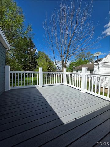6 Mayberry Place, New Hartford, NY 13413
