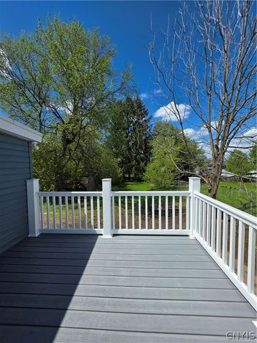 6 Mayberry Place, New Hartford, NY 13413