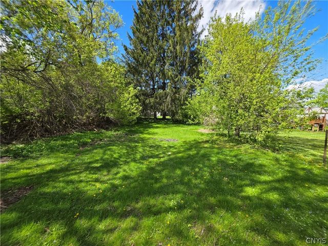 6 Mayberry Place, New Hartford, NY 13413