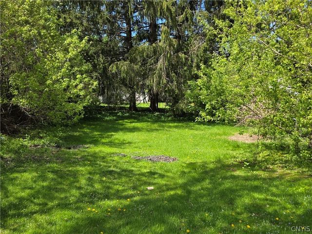 6 Mayberry Place, New Hartford, NY 13413