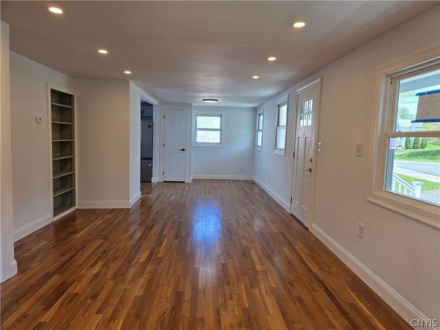 6 Mayberry Place, New Hartford, NY 13413