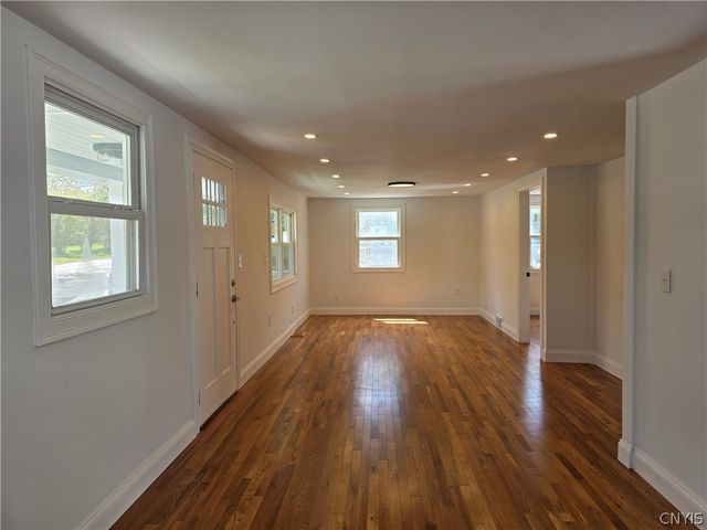 6 Mayberry Place, New Hartford, NY 13413