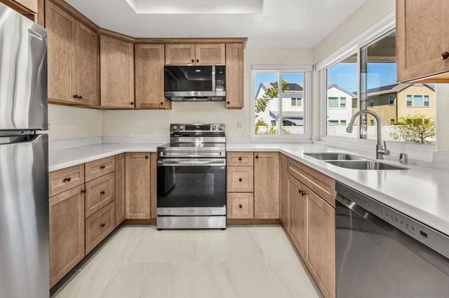 1320 La Mirada Ave, Escondido, CA 92026