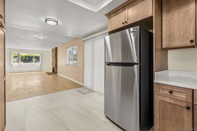 1320 La Mirada Ave, Escondido, CA 92026