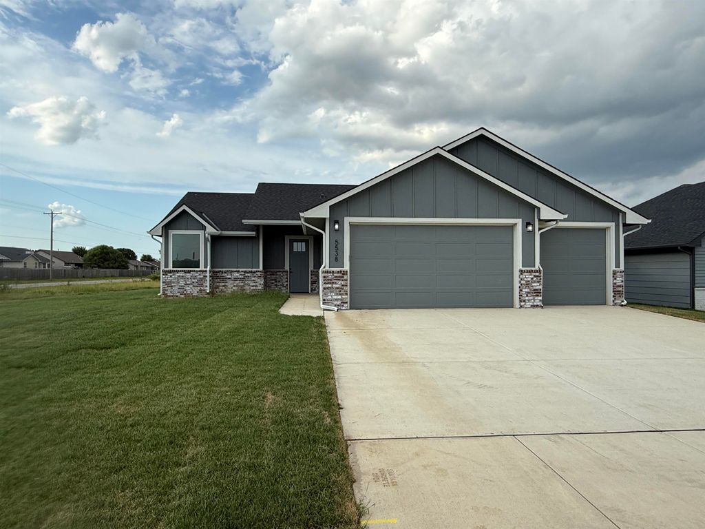 5538 W 42nd Street South, Wichita, KS 67215