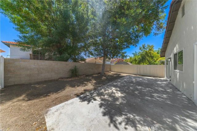 1699 Glenview Drive, Perris, CA 92571