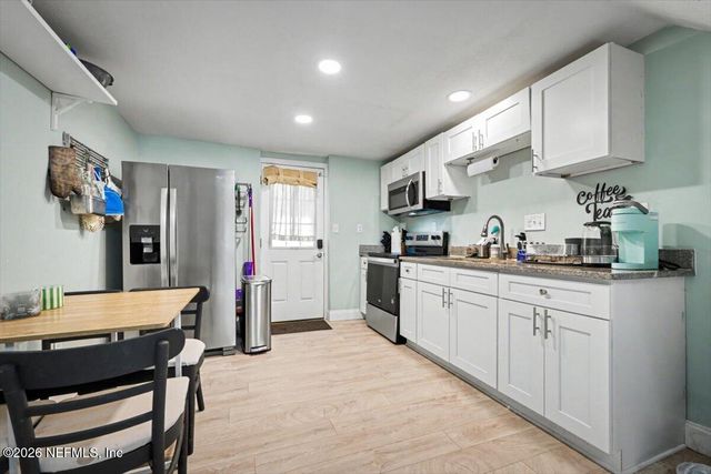 719 S SOUTH SHORES Road, Jacksonville, FL 32207