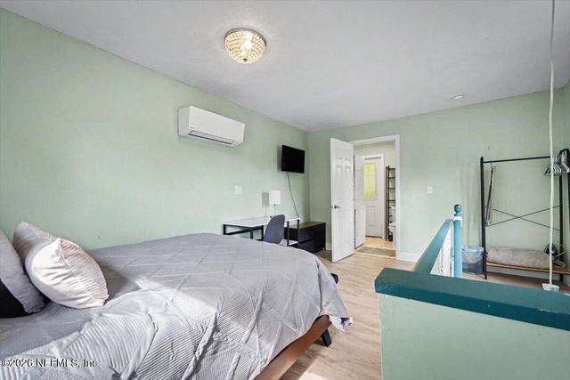 719 S SOUTH SHORES Road, Jacksonville, FL 32207