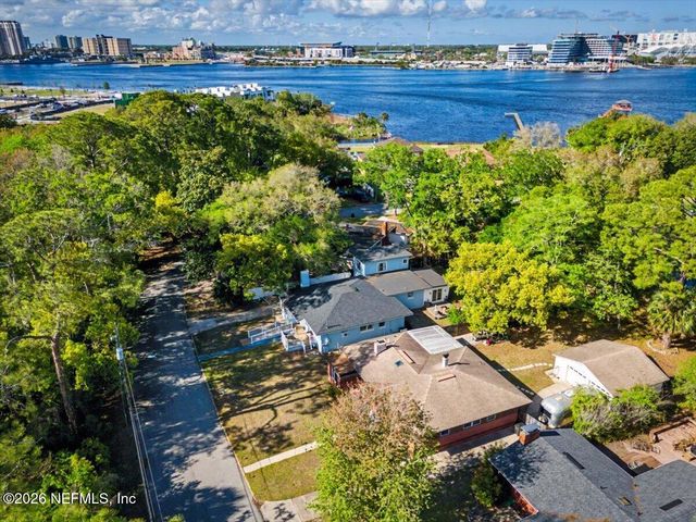 719 S SOUTH SHORES Road, Jacksonville, FL 32207