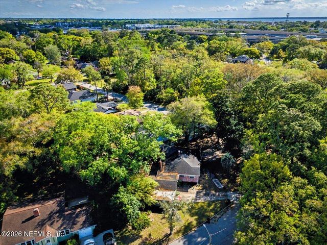 719 S SOUTH SHORES Road, Jacksonville, FL 32207