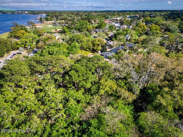 719 S SOUTH SHORES Road, Jacksonville, FL 32207